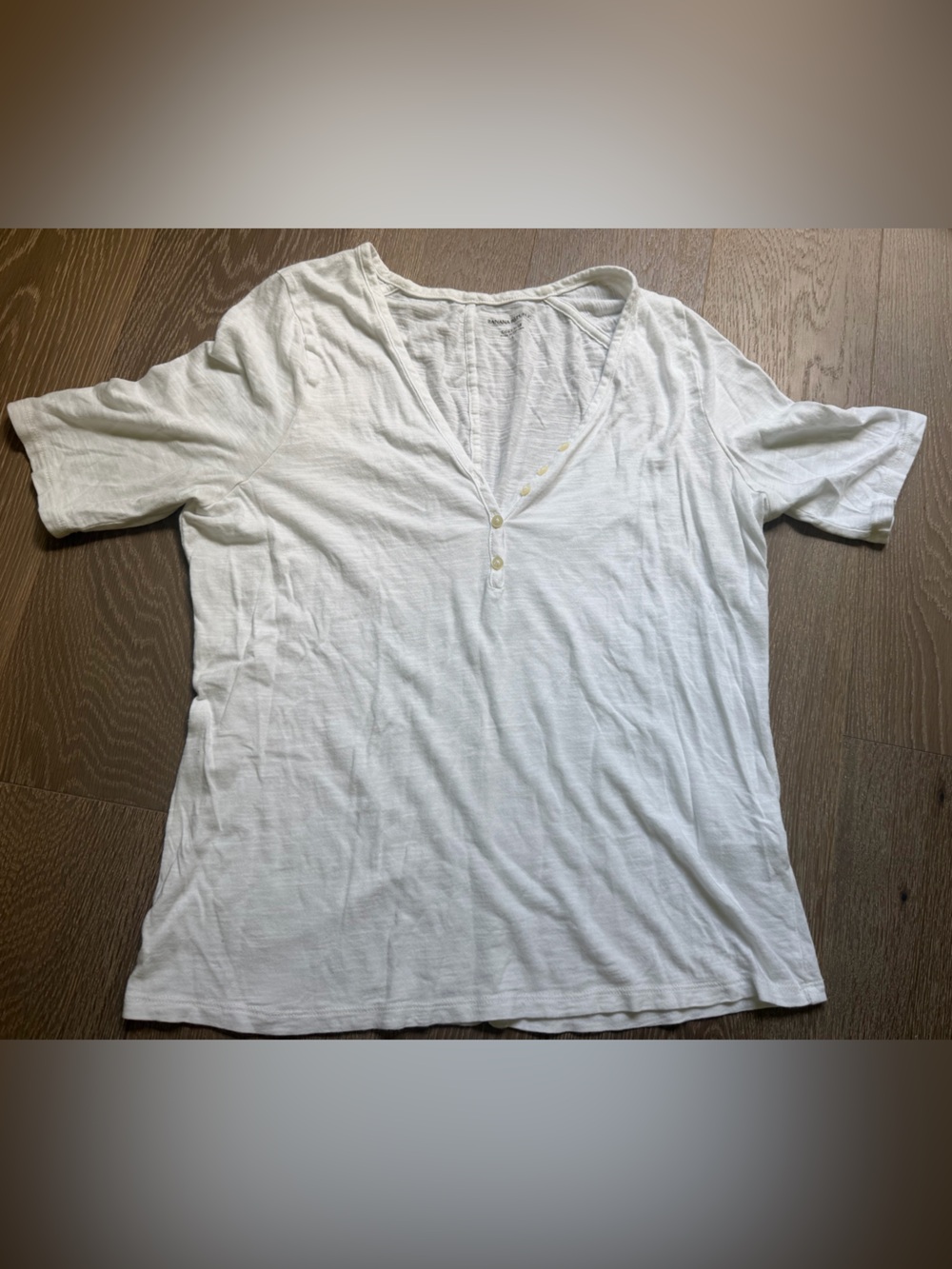 Banana Republic White V-Neck Short Sleeve Henley Tee